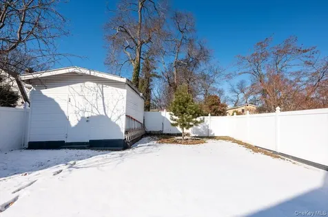19611 Pompeii Avenue Hollis NY 11423