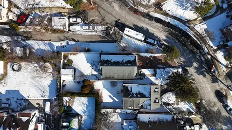 19611 Pompeii Avenue Hollis NY 11423