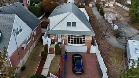 19611 Pompeii Avenue Hollis NY 11423
