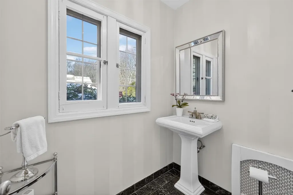 181 Hillair Circle White Plains NY 10605
