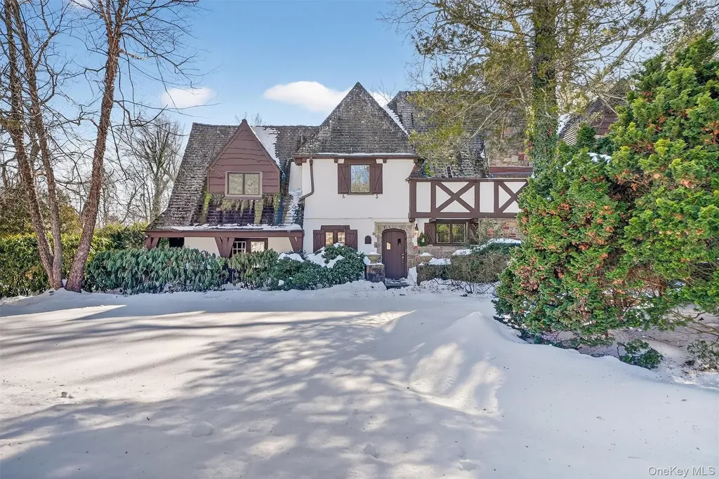 181 Hillair Circle White Plains NY 10605