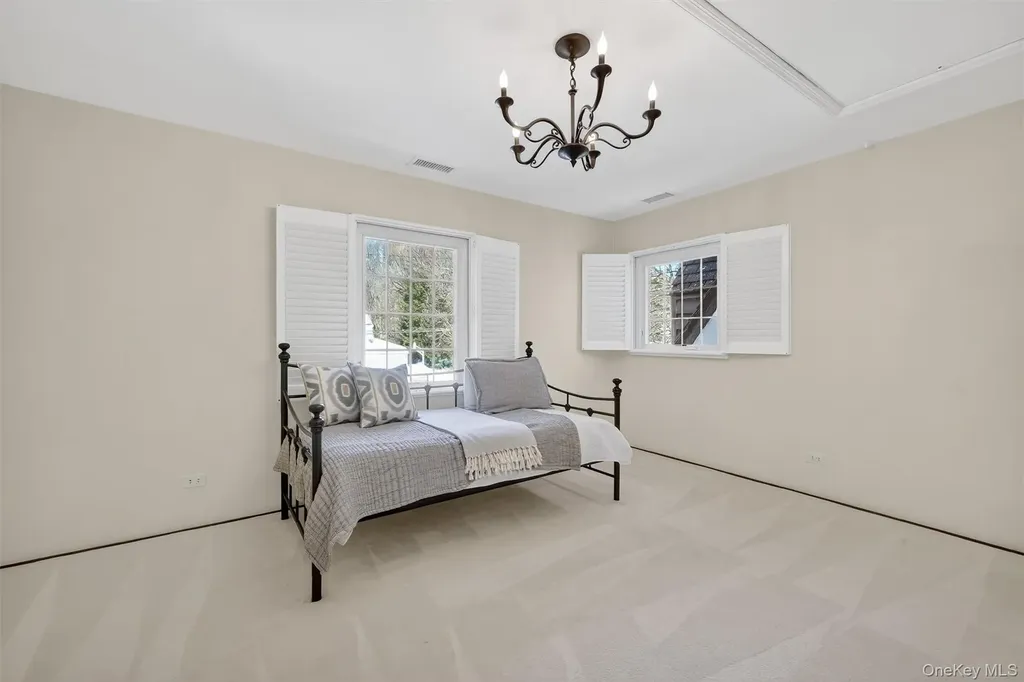 181 Hillair Circle White Plains NY 10605