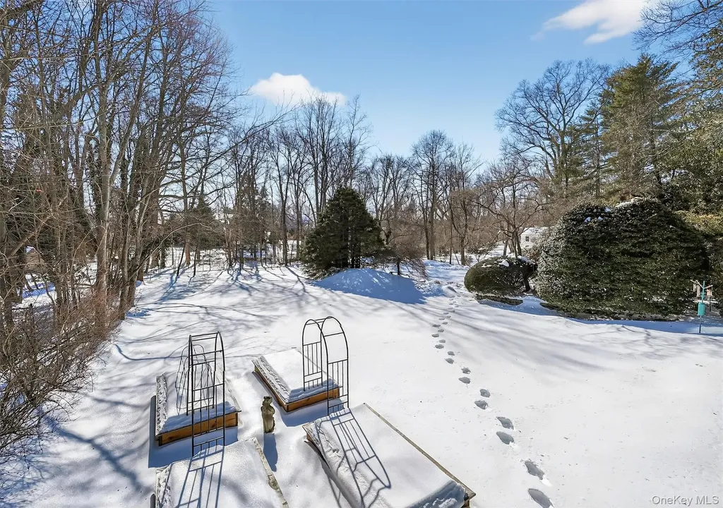 181 Hillair Circle White Plains NY 10605