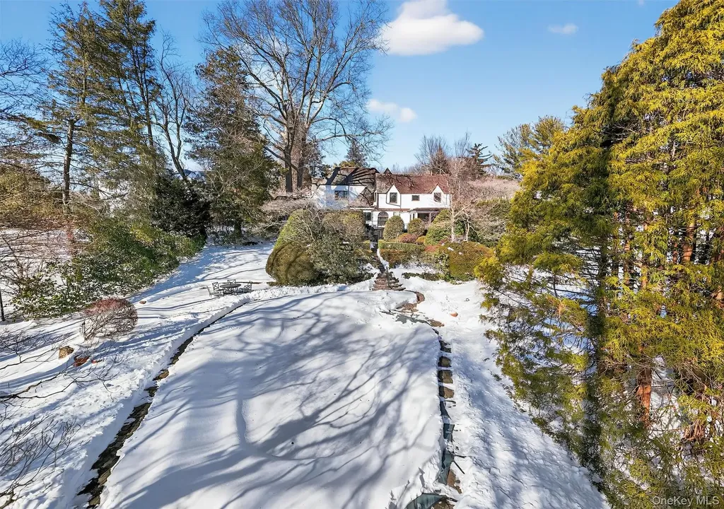 181 Hillair Circle White Plains NY 10605
