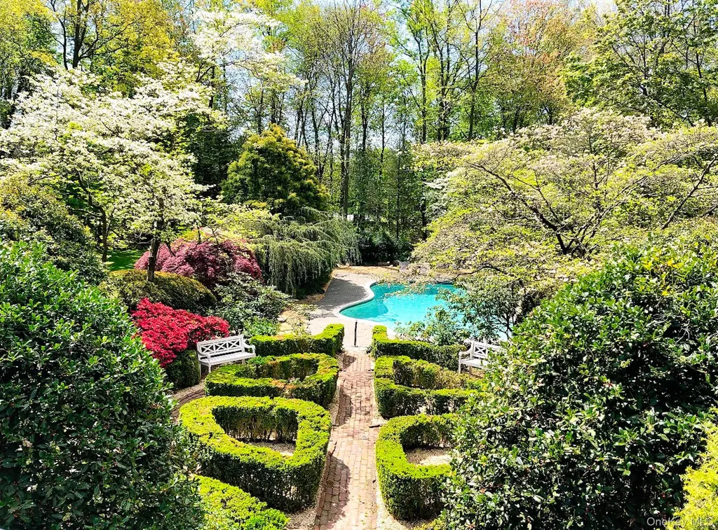 181 Hillair Circle White Plains NY 10605