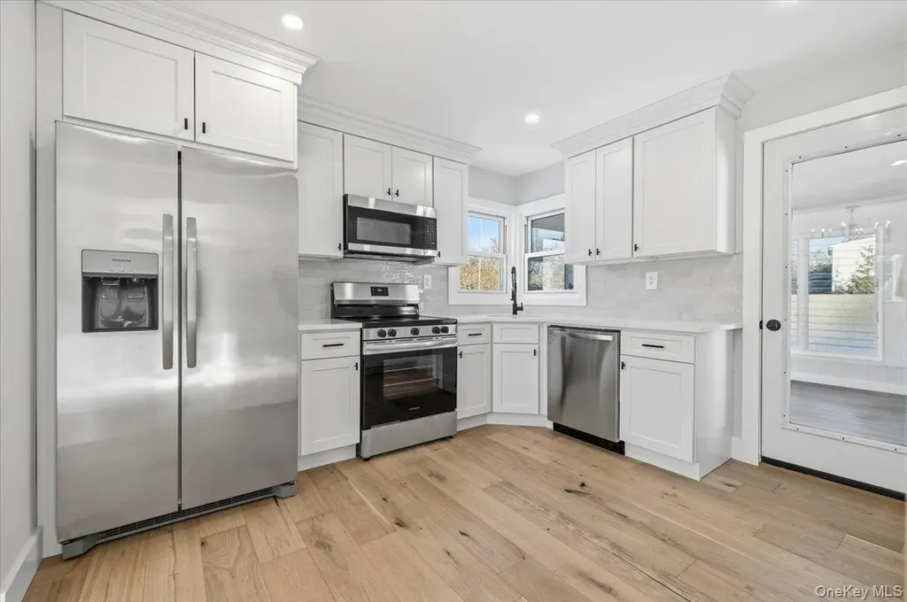 1347 Gardiner Drive Bay Shore NY 11706