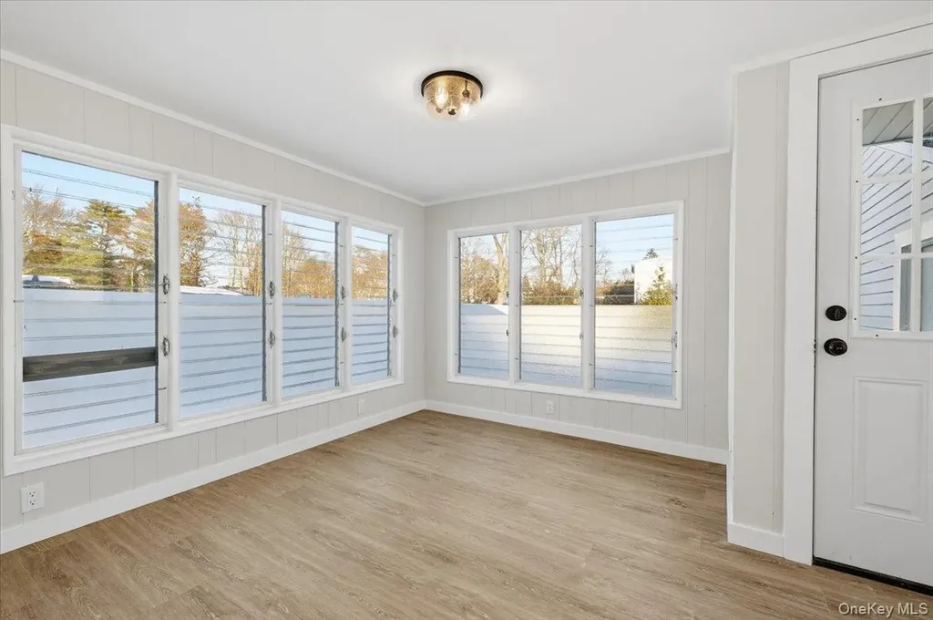 1347 Gardiner Drive Bay Shore NY 11706