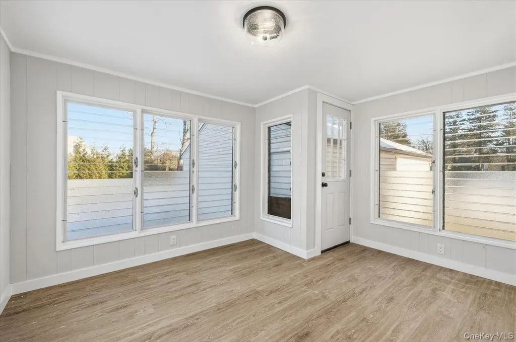 1347 Gardiner Drive Bay Shore NY 11706