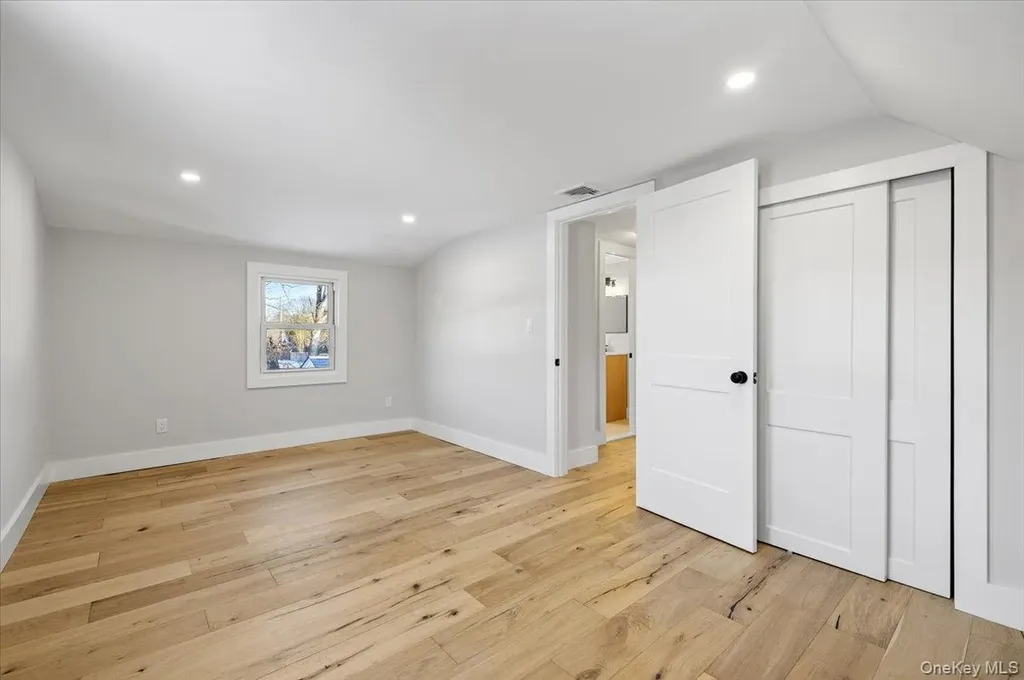 1347 Gardiner Drive Bay Shore NY 11706