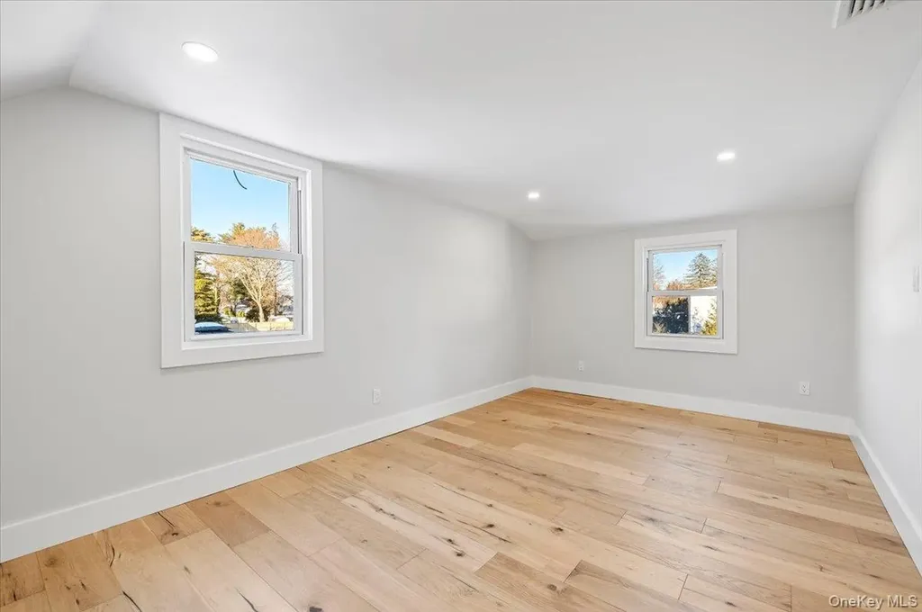 1347 Gardiner Drive Bay Shore NY 11706
