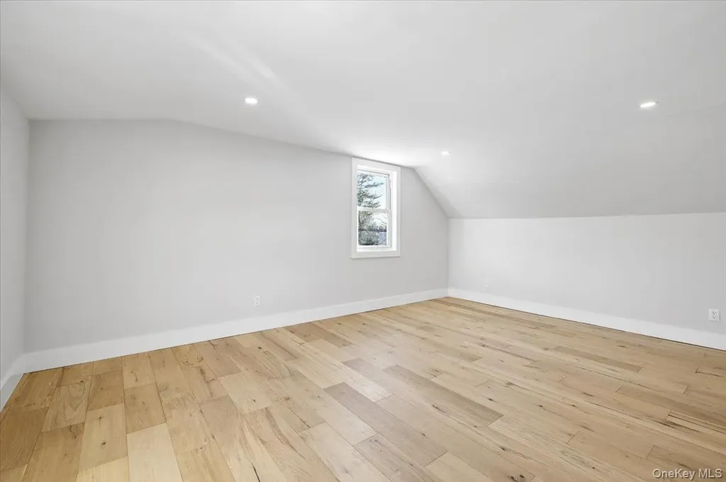 1347 Gardiner Drive Bay Shore NY 11706