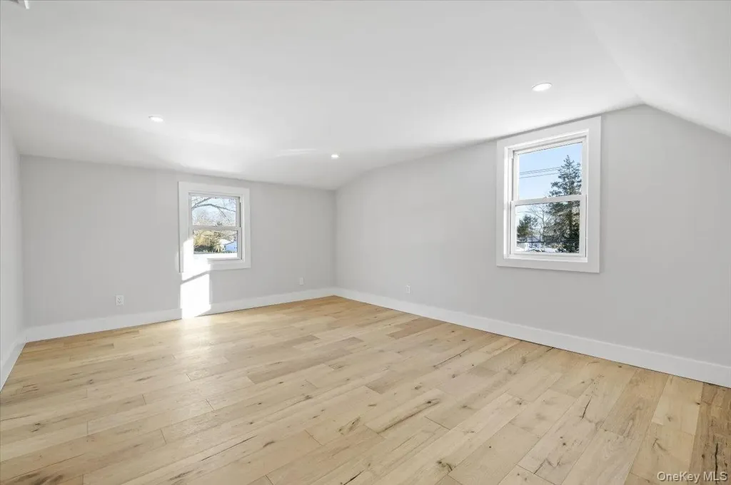 1347 Gardiner Drive Bay Shore NY 11706
