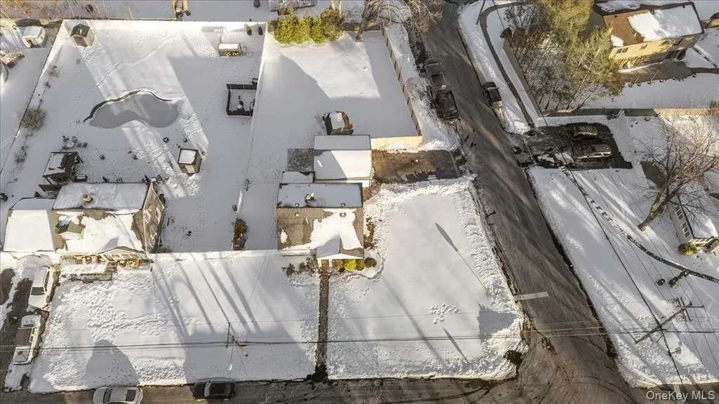 1347 Gardiner Drive Bay Shore NY 11706