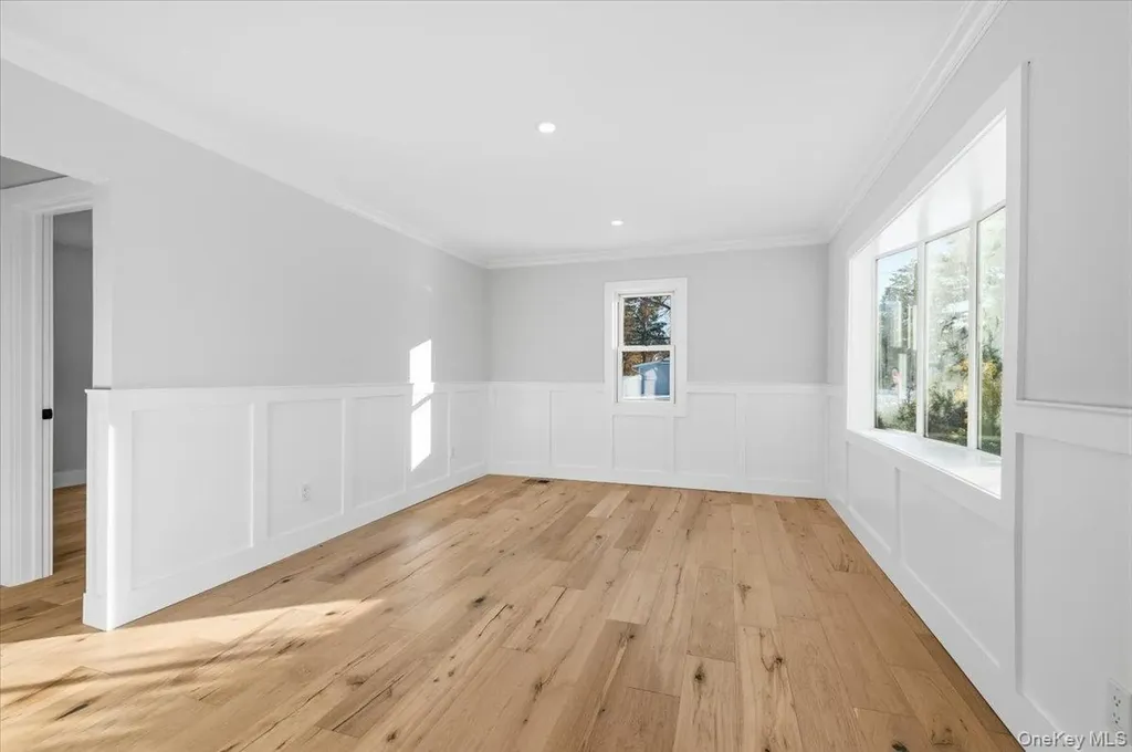 1347 Gardiner Drive Bay Shore NY 11706