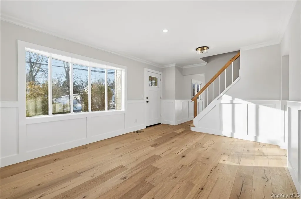1347 Gardiner Drive Bay Shore NY 11706