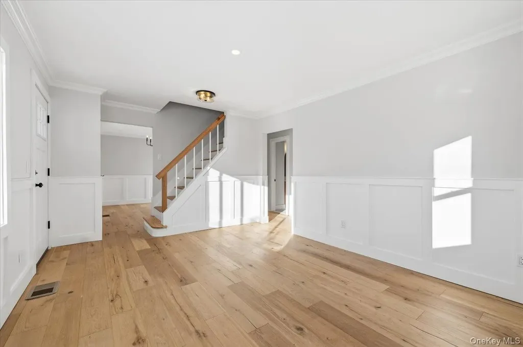 1347 Gardiner Drive Bay Shore NY 11706
