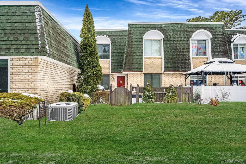 615 Blue Ridge Drive Medford NY 11763