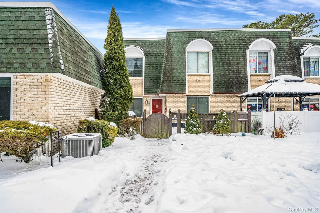 615 Blue Ridge Drive Medford NY 11763
