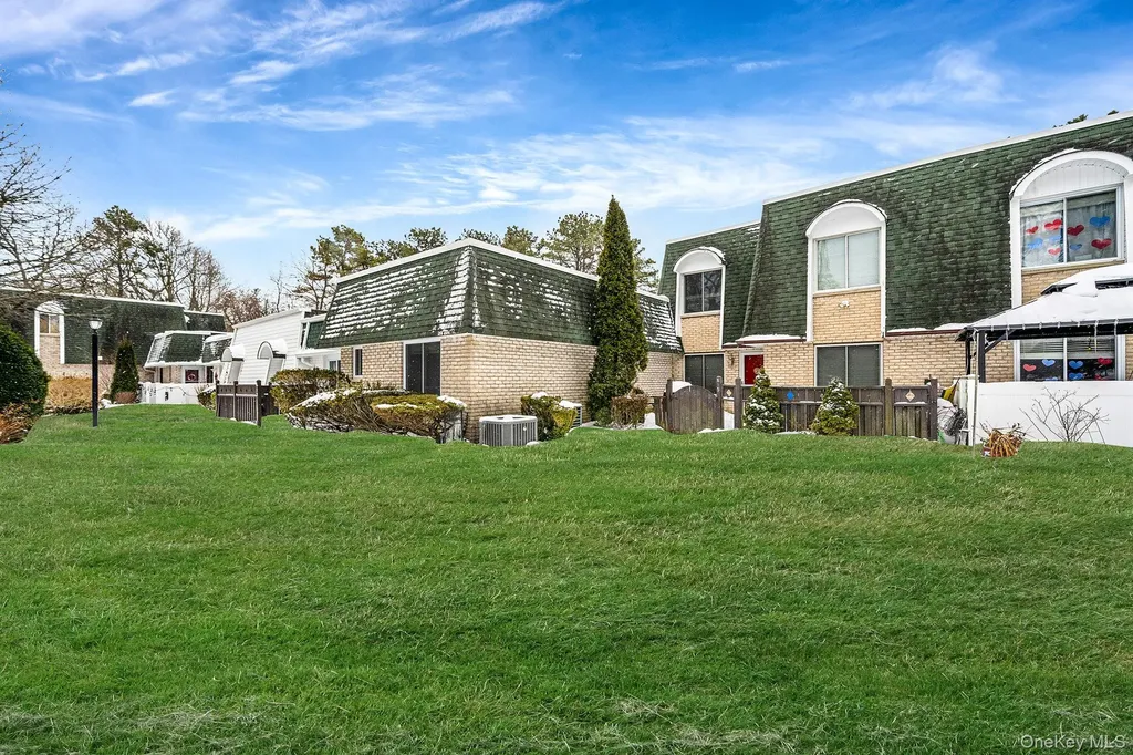 615 Blue Ridge Drive Medford NY 11763