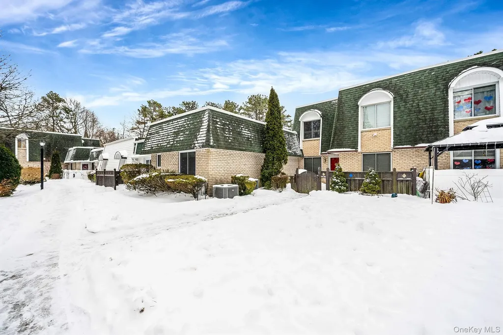 615 Blue Ridge Drive Medford NY 11763