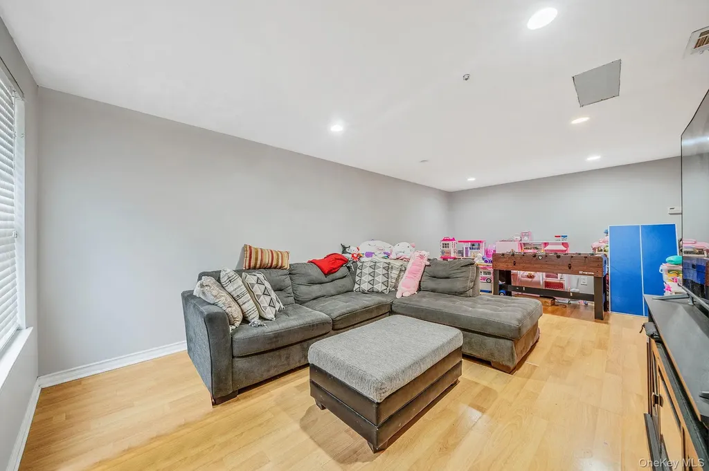 615 Blue Ridge Drive Medford NY 11763