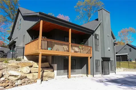 41 Fern Wood Way Montgomery NY 12549