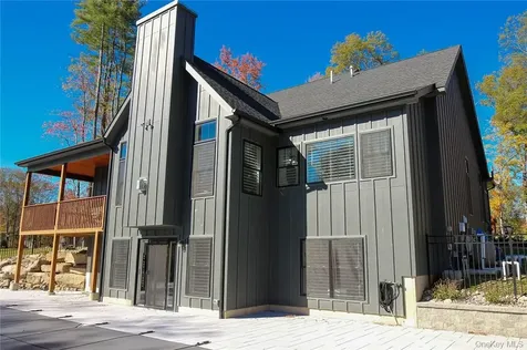 41 Fern Wood Way Montgomery NY 12549