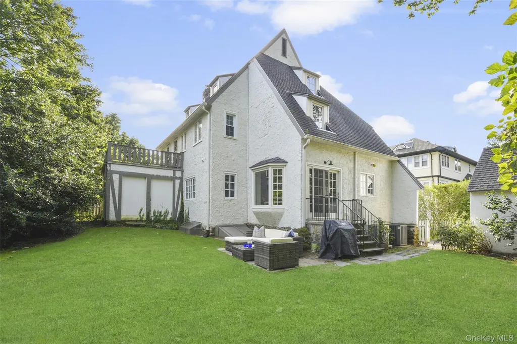 23 Lyons Place Larchmont NY 10538