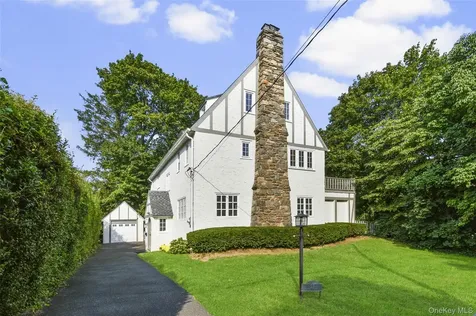 23 Lyons Place Larchmont NY 10538