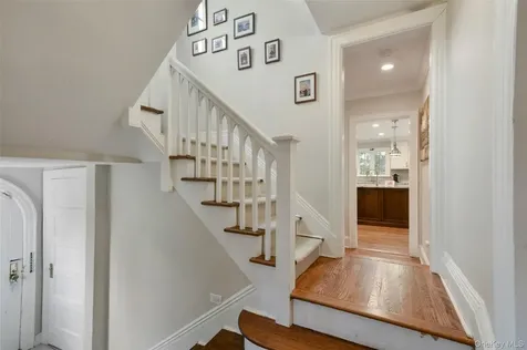 23 Lyons Place Larchmont NY 10538