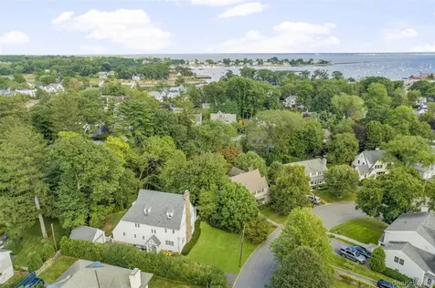 23 Lyons Place Larchmont NY 10538