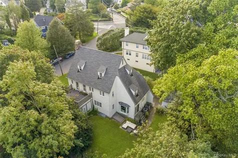 23 Lyons Place Larchmont NY 10538