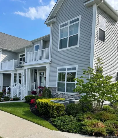 278 Silver Timber Drive Yaphank NY 11980