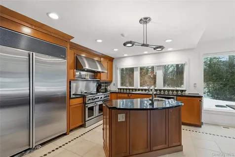 91 Hoaglands Lane Old Brookville NY 11545