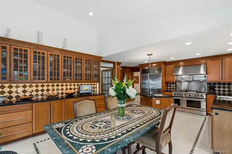 91 Hoaglands Lane Old Brookville NY 11545