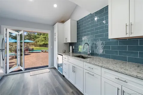 91 Hoaglands Lane Old Brookville NY 11545