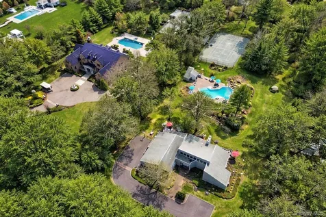 91 Hoaglands Lane Old Brookville NY 11545