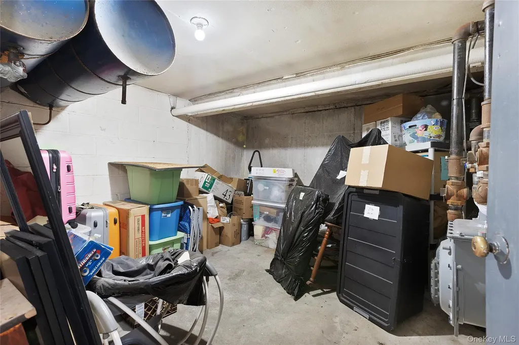 294 Edmunton Drive North Babylon NY 11703