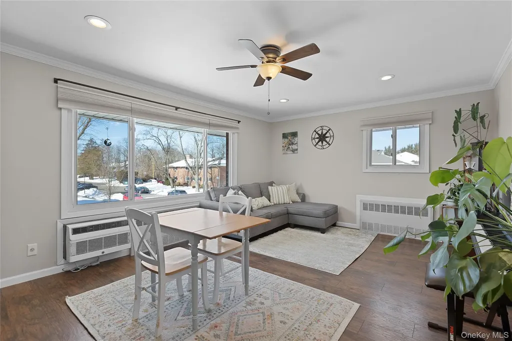294 Edmunton Drive North Babylon NY 11703