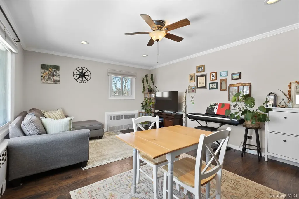 294 Edmunton Drive North Babylon NY 11703