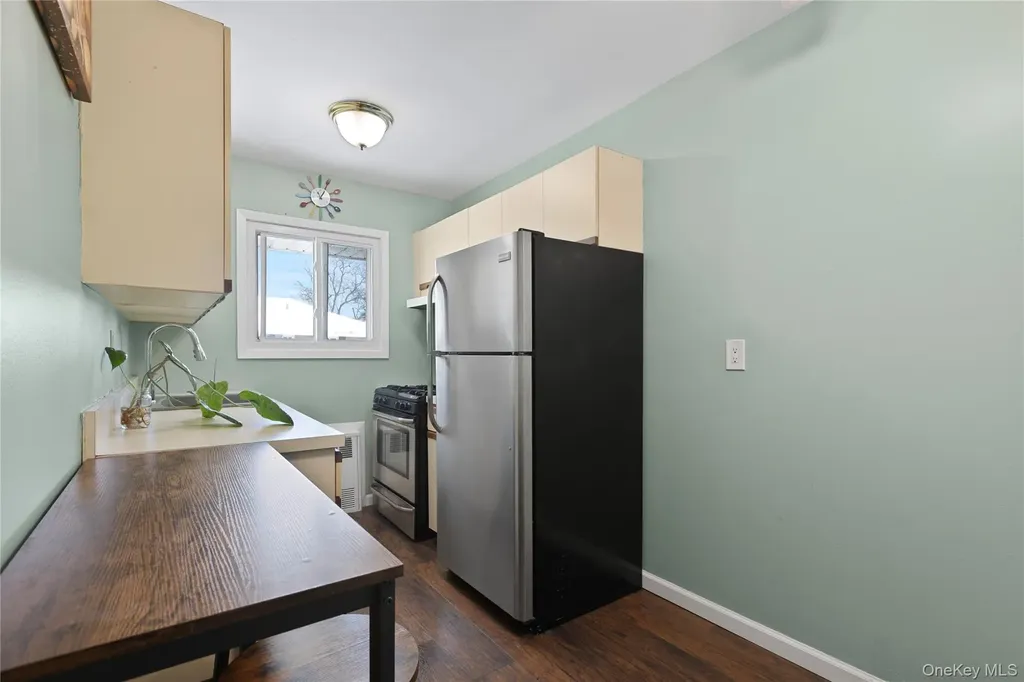 294 Edmunton Drive North Babylon NY 11703