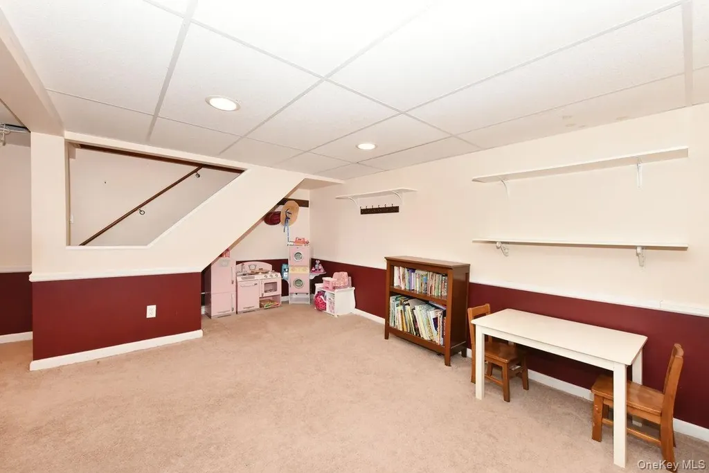 148 Simonson Road Mineola NY 11501