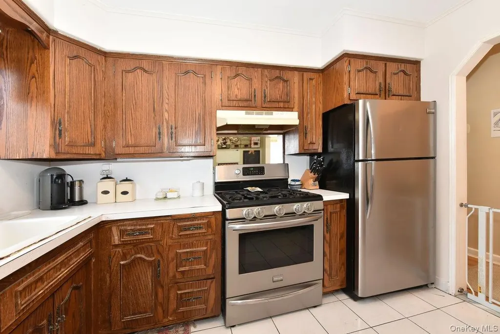 148 Simonson Road Mineola NY 11501