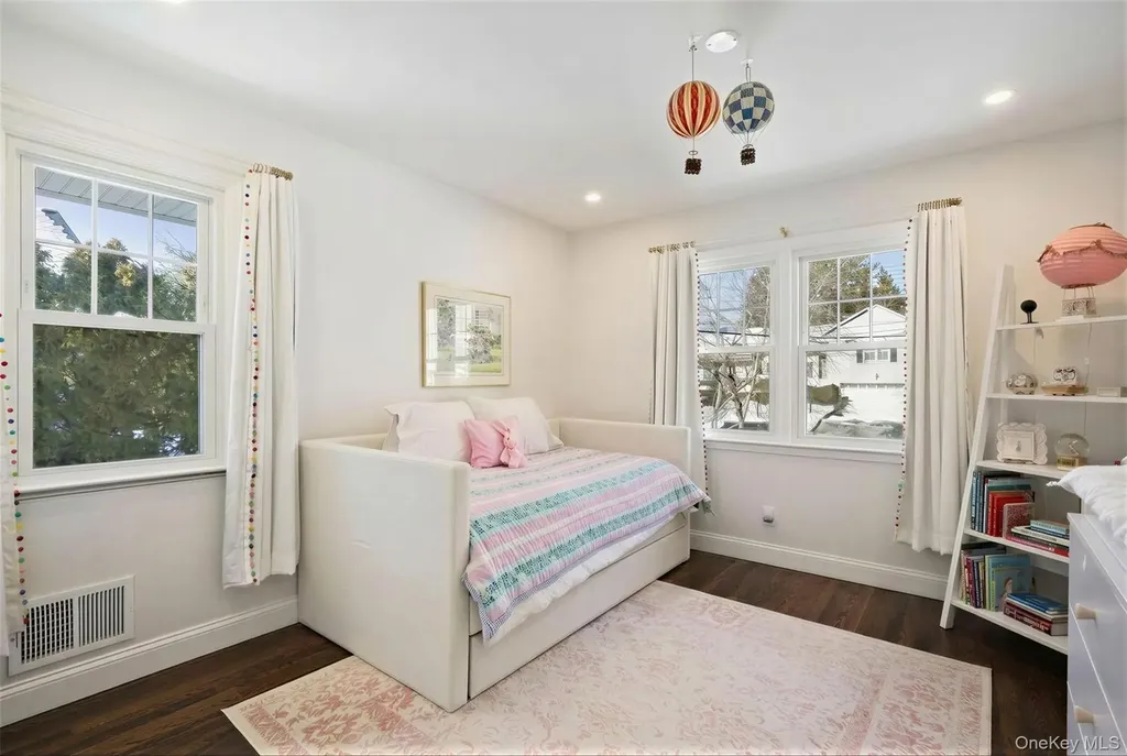 10 Carlton Lane Rye Brook NY 10573