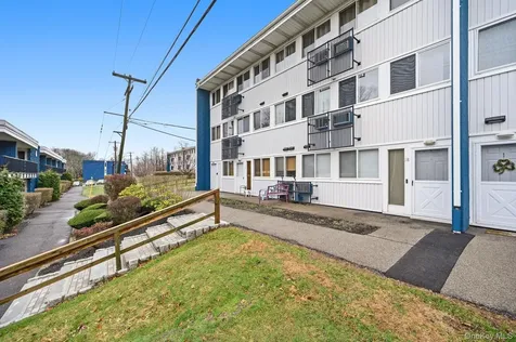 2 Wyndover Woods Lane White Plains NY 10603