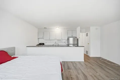2 Wyndover Woods Lane White Plains NY 10603