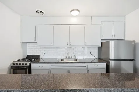 2 Wyndover Woods Lane White Plains NY 10603