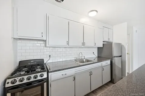 2 Wyndover Woods Lane White Plains NY 10603