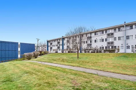 2 Wyndover Woods Lane White Plains NY 10603
