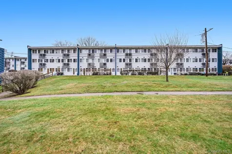 2 Wyndover Woods Lane White Plains NY 10603